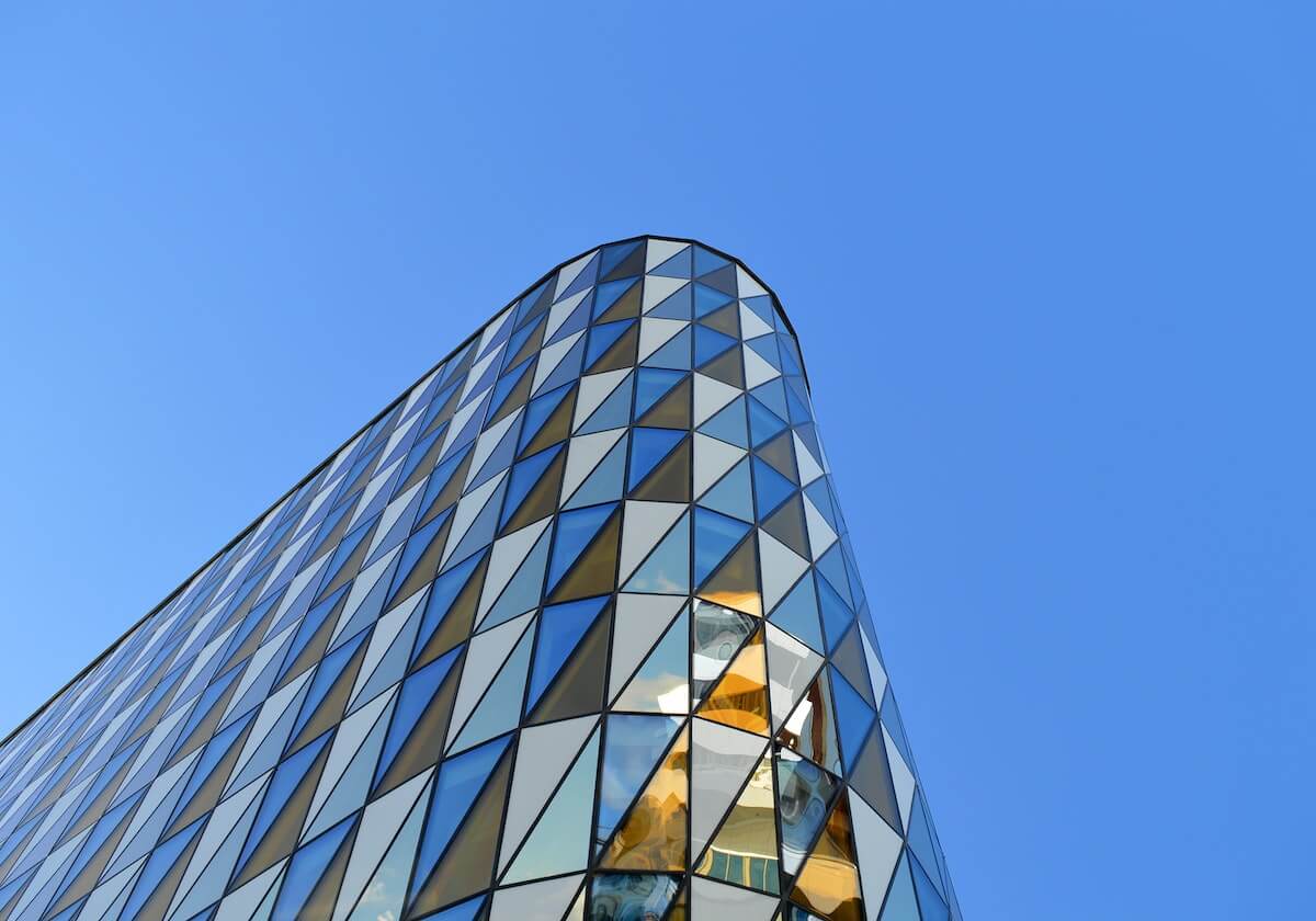 意甲媒体透露：阿莱格里为米兰防守带来了翻天覆地的变化，他的出现让这三位球员迅速成长